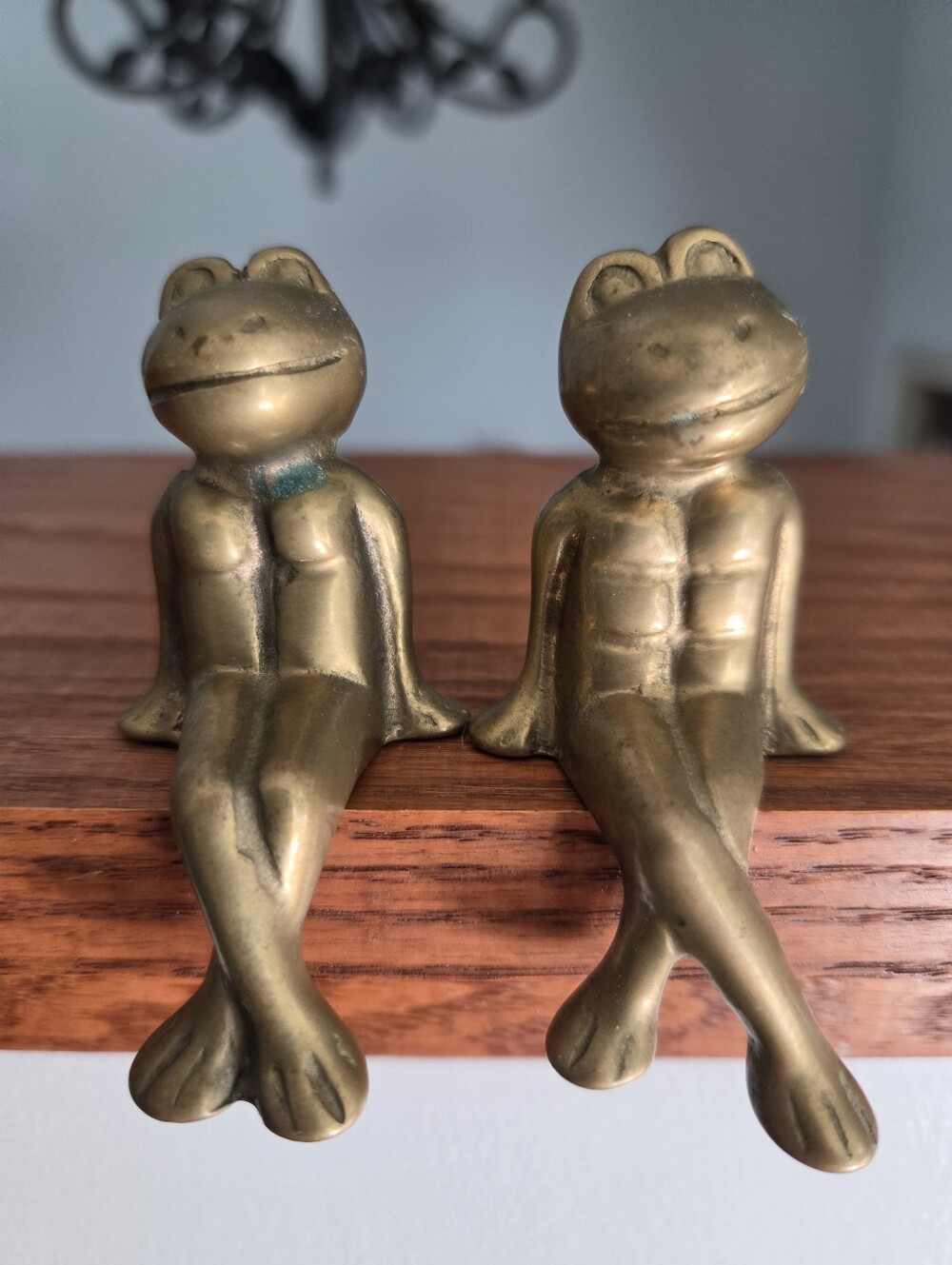 Brass Frog Couple Shelf Sitters